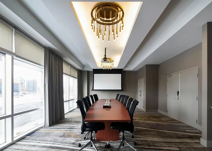 Courtyard By Marriott Montreal Airport Hotel Dorval